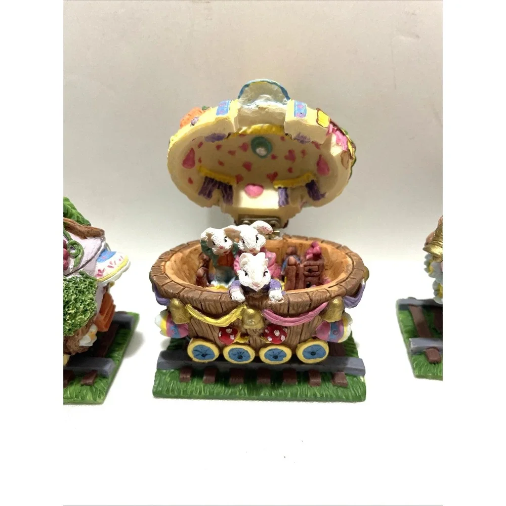 Vintage Easter Hinge Train 4 pc Set Caffco International Polyresin